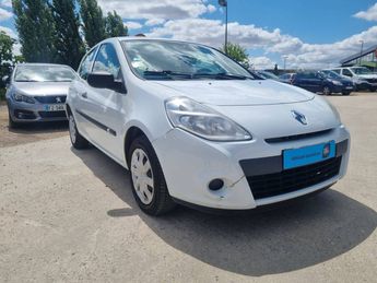  Voir détails -Renault Clio III (K85) 1.5 dCi 70ch Authentique à vreux (27)