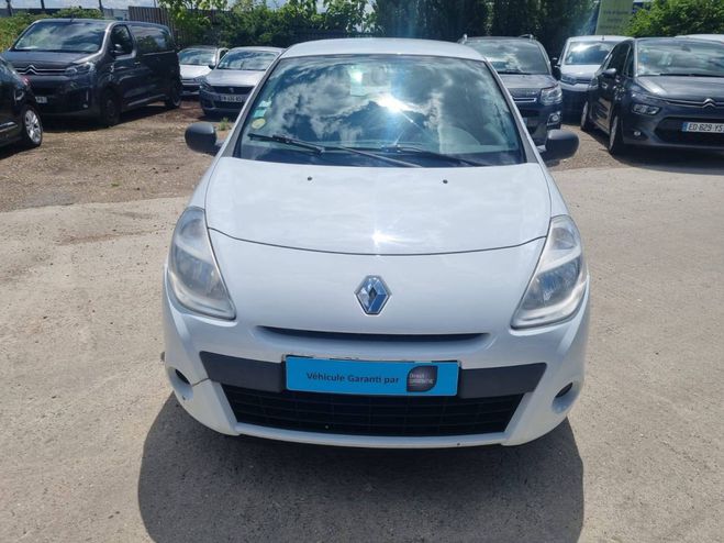 Renault Clio III (K85) 1.5 dCi 70ch Authentique BLANC de 2009