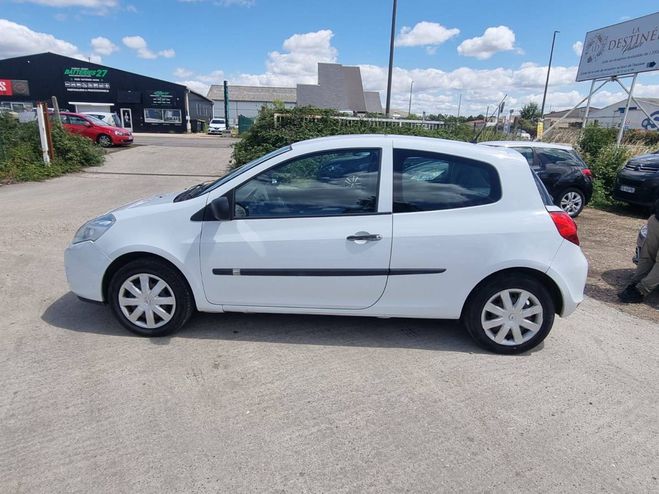 Renault Clio III (K85) 1.5 dCi 70ch Authentique BLANC de 2009
