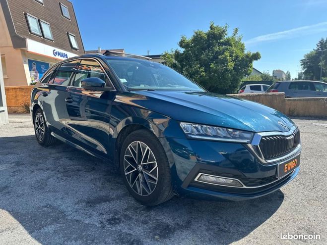 Skoda Octavia Combi 2.0 TDI 150CH STYLE 4X2 DSG BVA Bleu de 2021