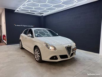  Voir détails -Alfa romeo Giulietta 1.4 T-JET 120 DISTINCTIVE PACK SPORT 17  à Brignais (69)