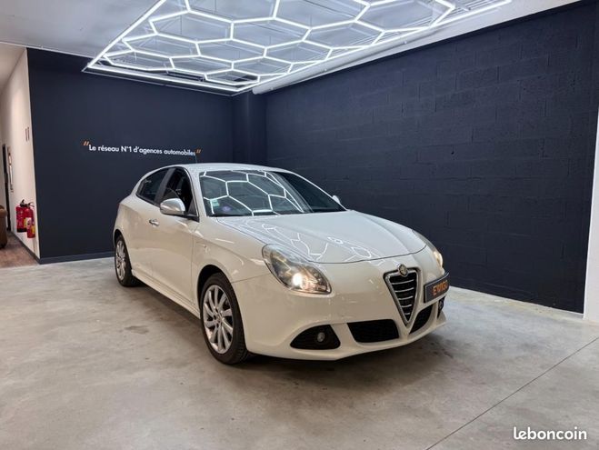 Alfa romeo Giulietta 1.4 T-JET 120 DISTINCTIVE PACK SPORT 17  Blanc de 2012