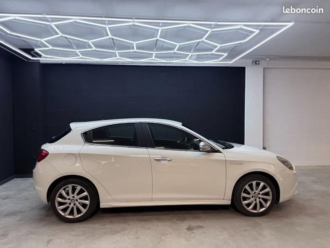 Alfa romeo Giulietta 1.4 T-JET 120 DISTINCTIVE PACK SPORT 17  Blanc de 2012