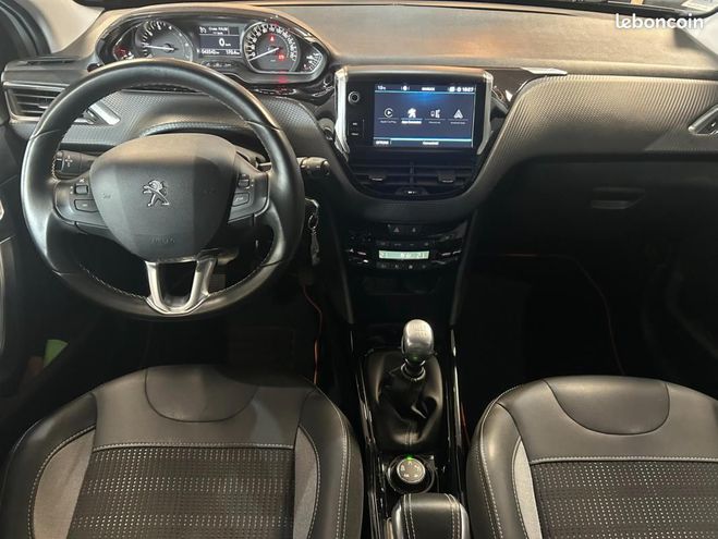 Peugeot 2008 GENERATION-I 1.2 PURETECH 130 ALLURE BUS Autre de 2019