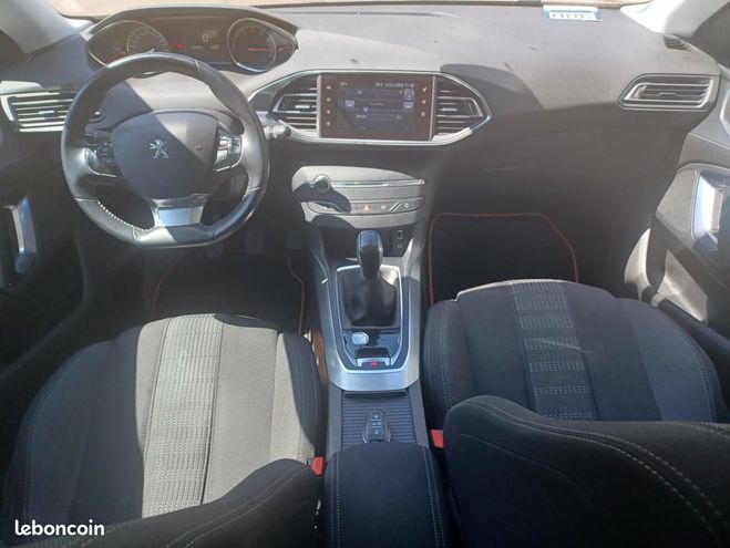 Peugeot 308 GENERATION-II 1.2 110 CH ALLURE DISTRIBU Gris de 2016