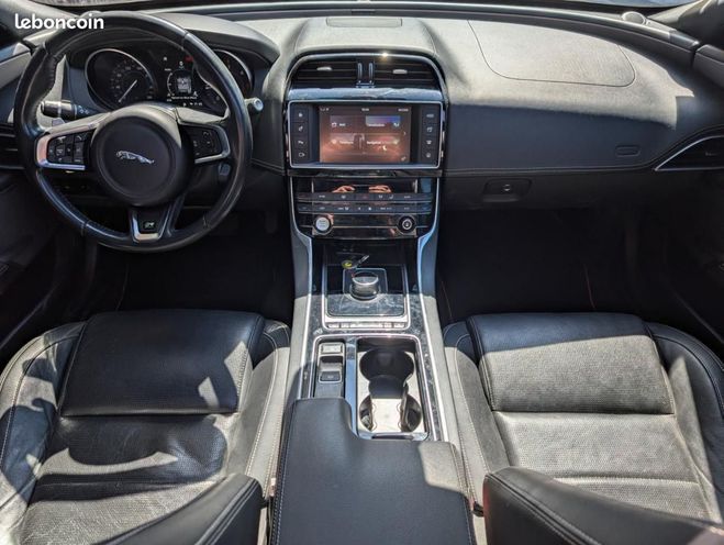 Jaguar XE 2.0 D180 180 BLACK LIMITED AWD BVA Noir de 2017
