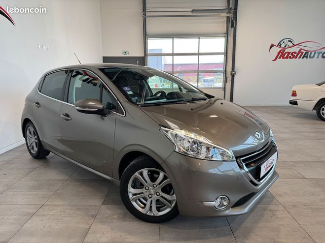 Peugeot 208 VTi 82cv ALLURE-2015  de 2015