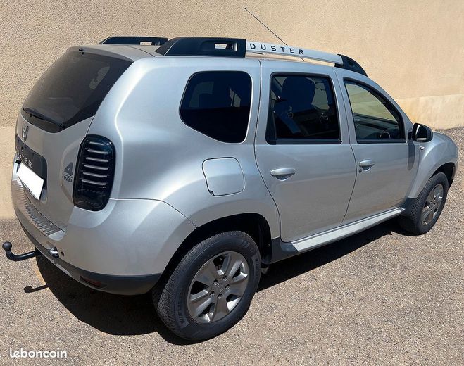 Dacia Duster 1.5 dCi 110 ch Prestige 4X4 Attelage GPS Argent de 2017