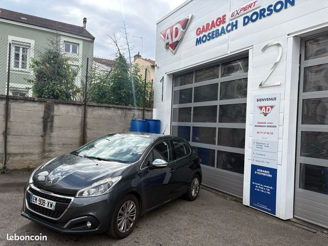 Peugeot 208 allure 1.2 110 cv 05-2017 Gris de 2017