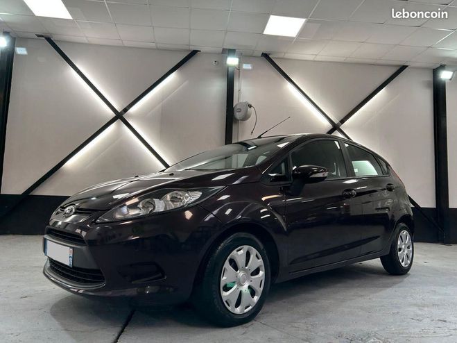 Ford Fiesta 1.6 TDCi 95ch 70.000Km 1re Main  de 2010
