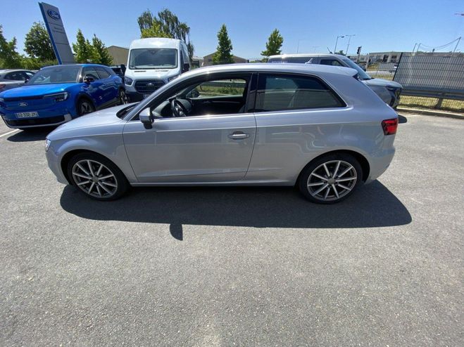 Audi A3 1.5 TFSI 150CH DESIGN LUXE S TRONIC 7 Gris C de 2017