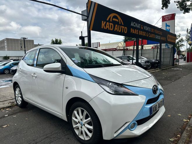Toyota Aygo II 1.0 VVT-I 4CV X-PLAY 5P BVA5 BLANC de 2014