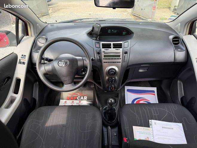 Toyota Yaris iii 69 vvt-i active Rouge de 2009