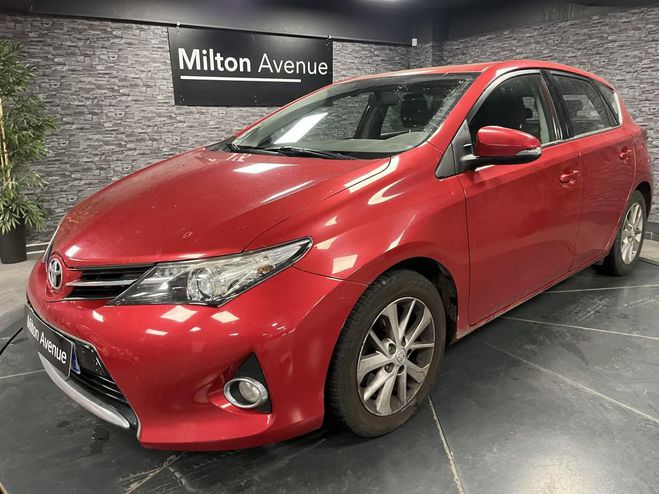 Toyota Auris 124 D-4D Dynamic - VENTE  MARCHAND UNIQ ROUGE de 2013