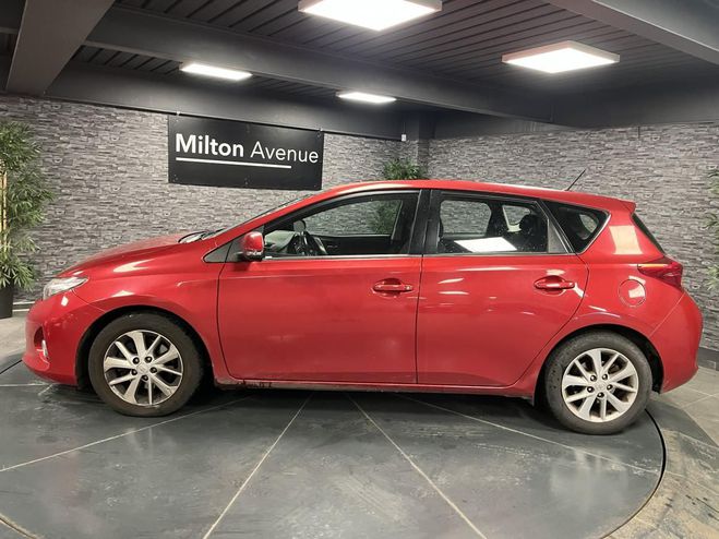 Toyota Auris 124 D-4D Dynamic - VENTE  MARCHAND UNIQ ROUGE de 2013