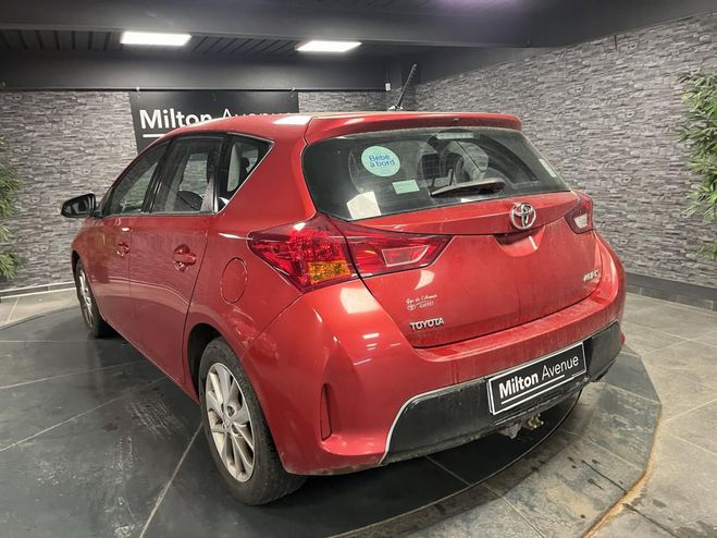 Toyota Auris 124 D-4D Dynamic - VENTE  MARCHAND UNIQ ROUGE de 2013