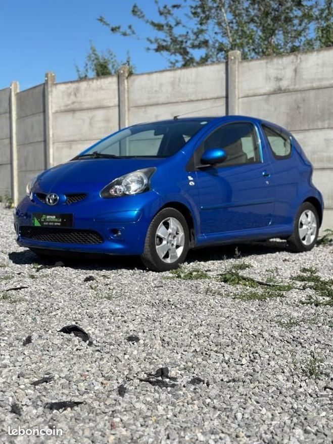 Toyota Aygo KILOMETRAGE CERTIFIER 1ER MAIN Bleu de 2009
