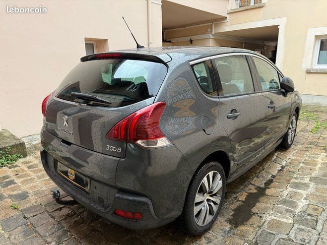Peugeot 3008 1.6L Essence 120cv Gris de 2015