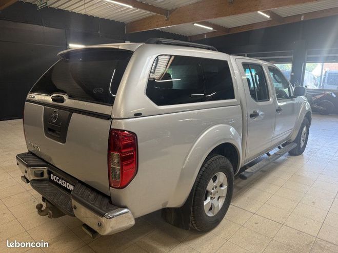 Nissan Navara 2.5 DCI 174CH DOUBLE-CAB LE Gris de 2007