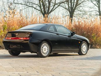  Voir détails -Alfa romeo GTV  à Saint-Marcel-de-Flines (42)
