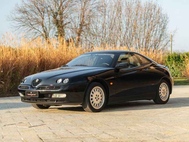 Alfa romeo GTV  NERO de 1996
