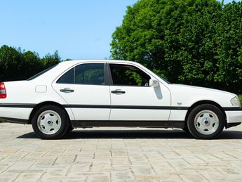  Voir détails -Mercedes 200 C KOMPRESSOR à Saint-Marcel-de-Flines (42)