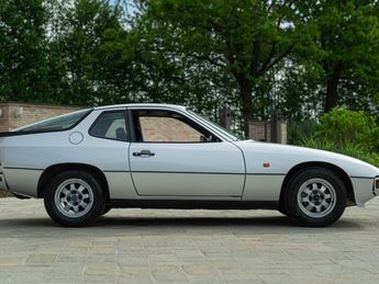  Voir détails -Porsche 924  à Saint-Marcel-de-Flines (42)