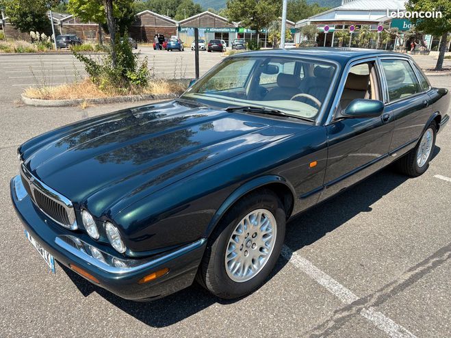 Jaguar XJ 8 essence automatique Vert de 2001