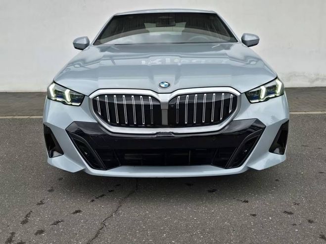 BMW Serie 5 520 i M Sport siges confort LED attelag Gris Brooklyn Mtallis de 2024