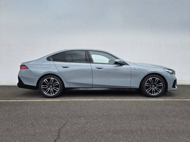 BMW Serie 5 520 i M Sport siges confort LED attelag Gris Brooklyn Mtallis de 2024