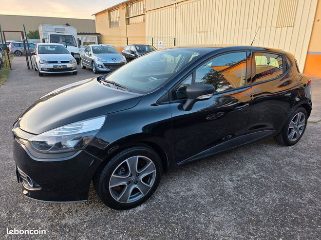Renault Clio IV 1.2l 75ch 5p Noir de 2015