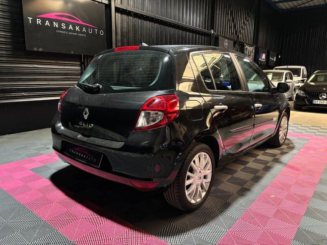 Renault Clio iii 3 tce 100 eco2 NOIR de 2010