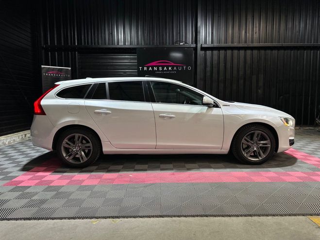 Volvo V60 plug-in hybrid d6 awd 215 68 ch xenium g BLANC de 2013