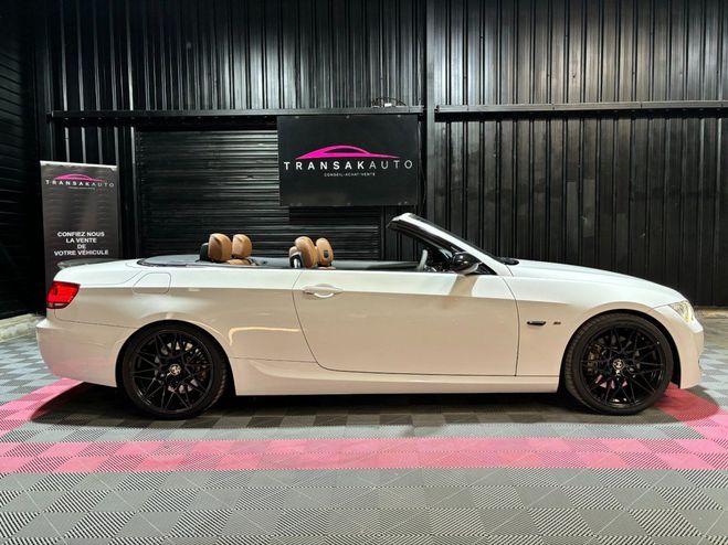 BMW Serie 3 cab e93 335i dkg pack m BLANC de 2009
