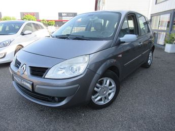  Voir détails -Renault Scenic II 1.9 dCi 130 En l etat à Aubire (63)