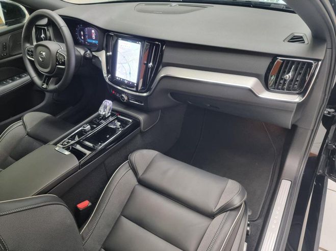 Volvo V60 II (2) T6 AWD HYBRIDE RECHARGEABLE 253 C Noir de 2024