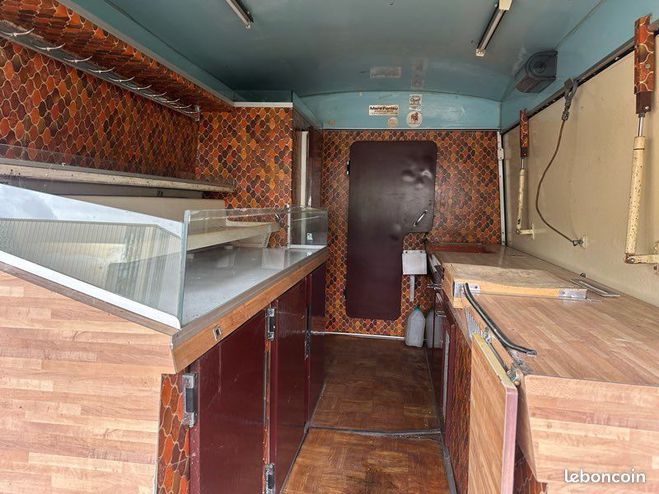 Renault Estafette magasin boucherie  restaurer  de 1979
