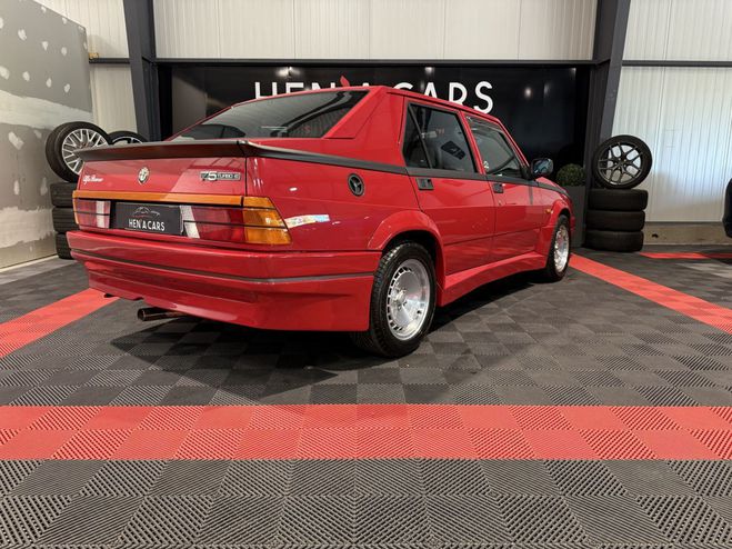 Alfa romeo 75 turbo evolution Rouge de 1987