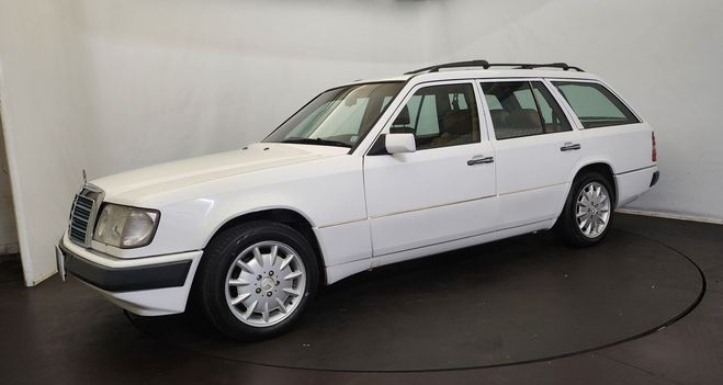 Mercedes 300 TE Blanc de 1992