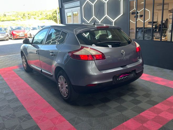 Renault Megane III BERLINE dCi 85 ch Expression ~ Clima Gris de 2010