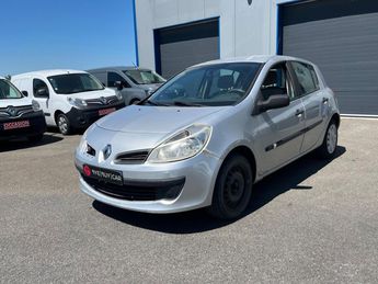  Voir détails -Renault Clio 1.5 dCi - 85CH III Expression VENDU A MA à Crottet (01)