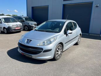  Voir détails -Peugeot 207 1.4i 3P Trendy 75 CV TBE REVISEE GTIE 12 à Crottet (01)