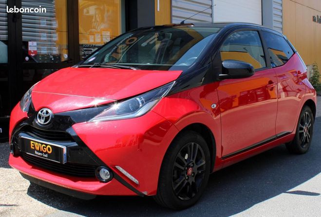 Toyota Aygo 1.0 VVT-i 69 ch X-CITE 5p Rouge de 2017
