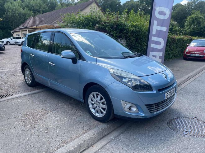 Renault Megane SCENIC III 1.4i 130CV Bleu Laqu de 2010