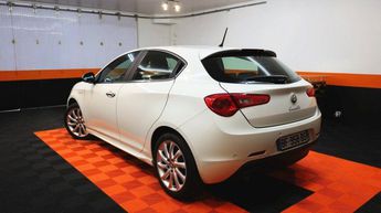  Voir détails -Alfa romeo Giulietta 1.4 16V T-JET DISTINCTIVE STOP&START à Beauchamp (95)