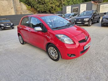  Voir détails -Toyota Yaris confort 1.4 D-4D 90ch à  Les Pennes-Mirabeau (13)