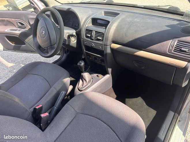 Renault Clio 1.5 dci 65 ch pack Clim Argent de 2004