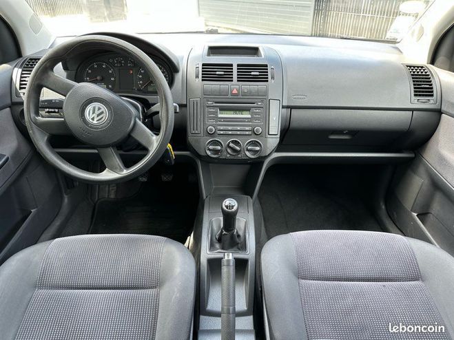 Volkswagen Polo IV Phase 2 1.4 i 16V 75cv Bleu de 2005