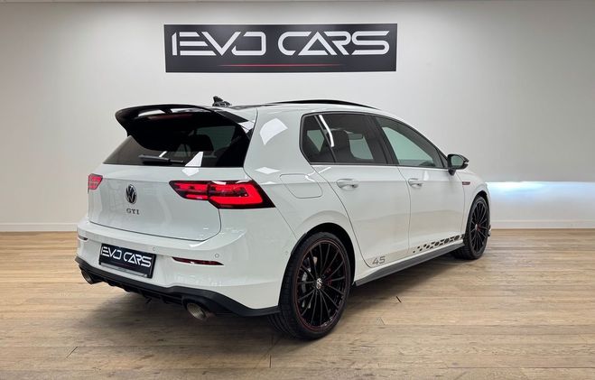 Volkswagen Golf 8 GTI Clubsport 45 / Akrapovic / DCC / T Blanc de 2021