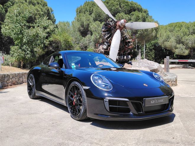 Porsche 911 GTS 450 chevaux noir de 2017